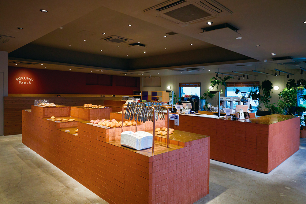 ロクメイベイクス店内